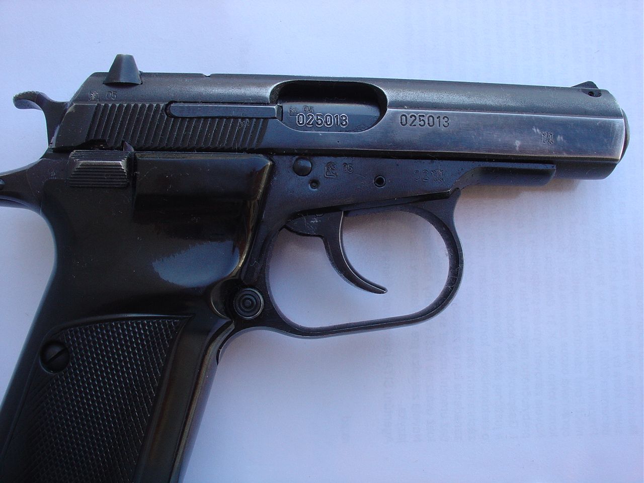Pistol CZ 83 7.65 Brow.