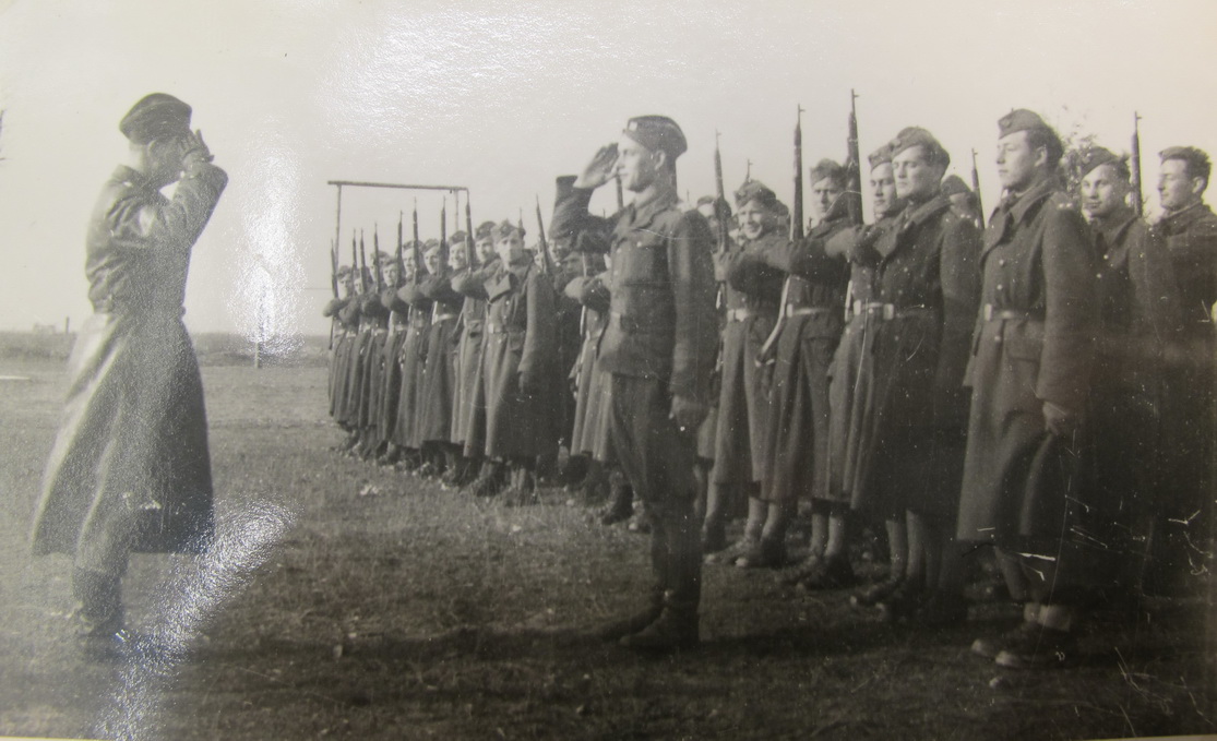 Otec Velitel poručik českoslov. armady z r. 1944